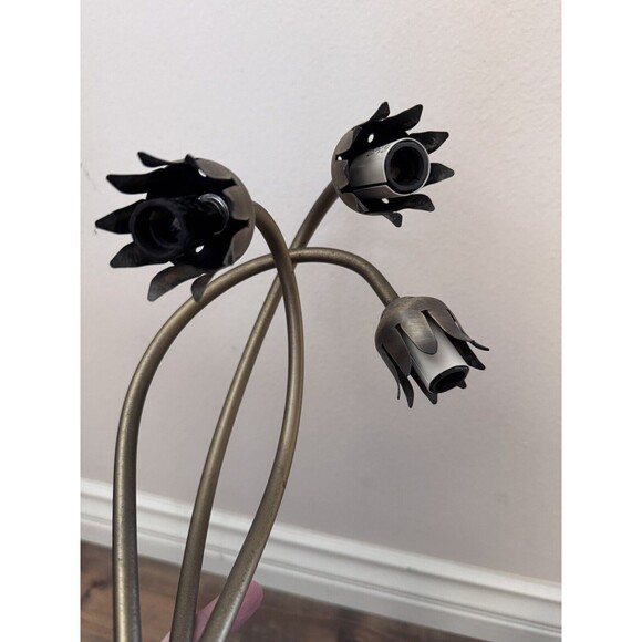 Tiffany Style Lily Pad Table 3 Lamps, 2 Frosted Art Glass Frosted Lily Shades - Picture 7 of 11